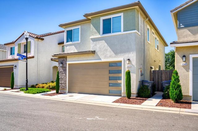 1337 Kinship Dr, Turlock, CA 95382