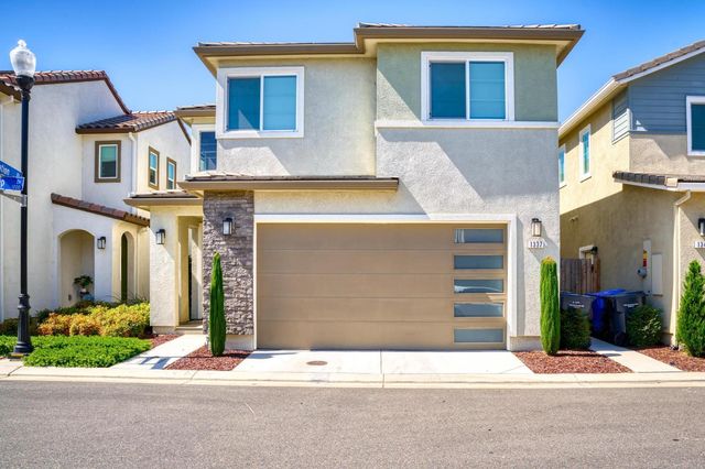1337 Kinship Dr, Turlock, CA 95382