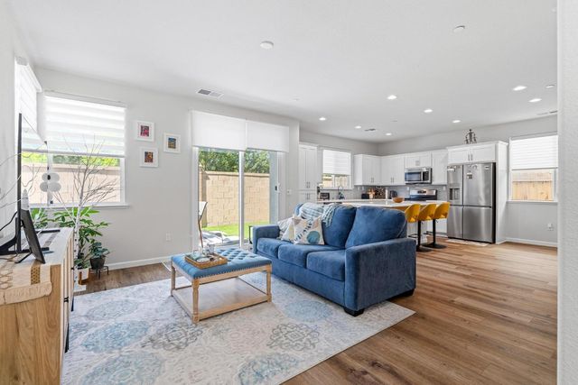 1337 Kinship Dr, Turlock, CA 95382