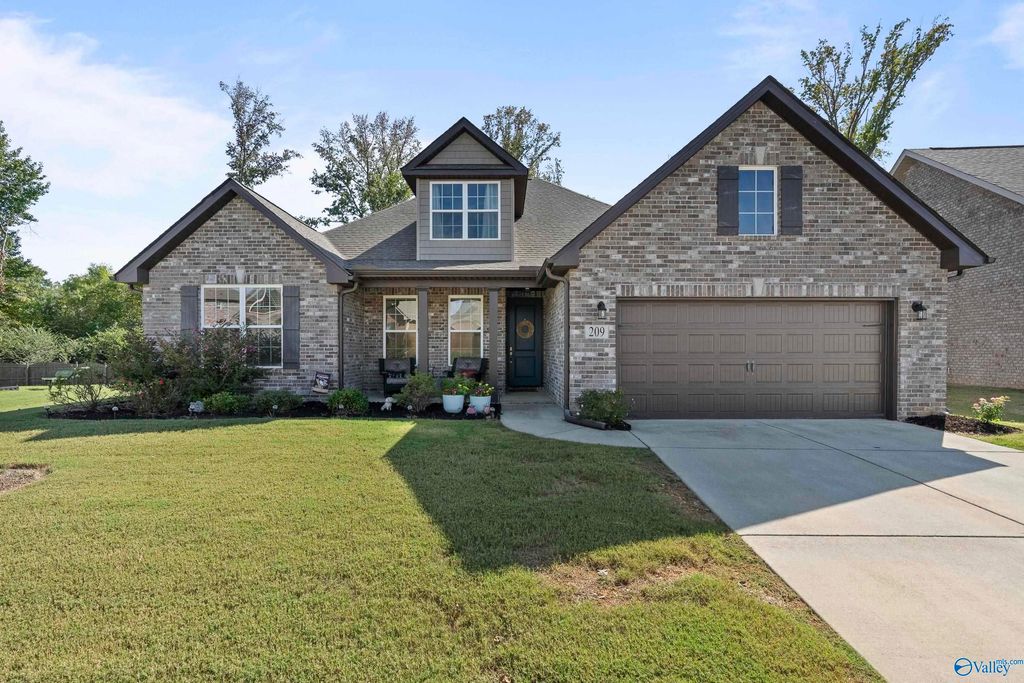 209 Dustin Lane NW, Madison, AL 35757