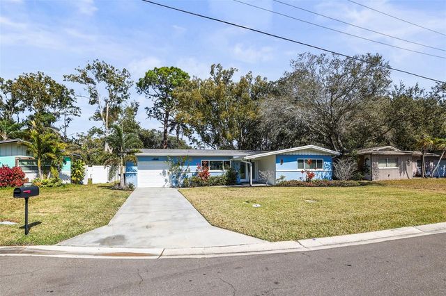 1042 IDLEWILD DRIVE N, Dunedin, FL 34698