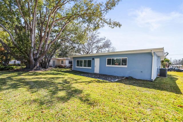 1042 IDLEWILD DRIVE N, Dunedin, FL 34698