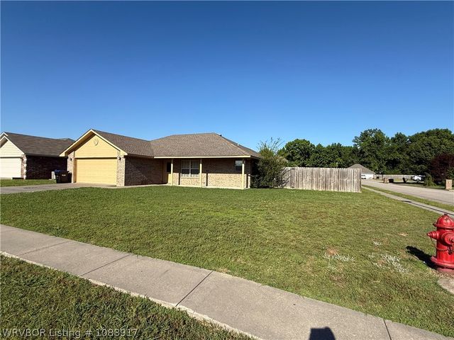 1302 Riley Circle, Alma, AR 72921