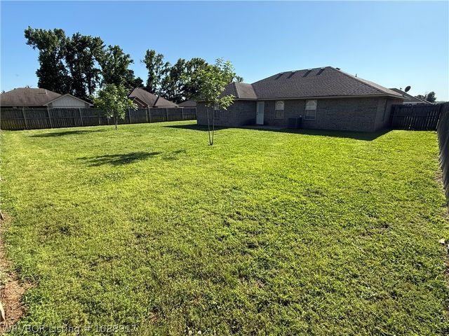 1302 Riley Circle, Alma, AR 72921