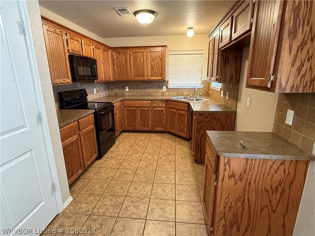 1302 Riley Circle, Alma, AR 72921