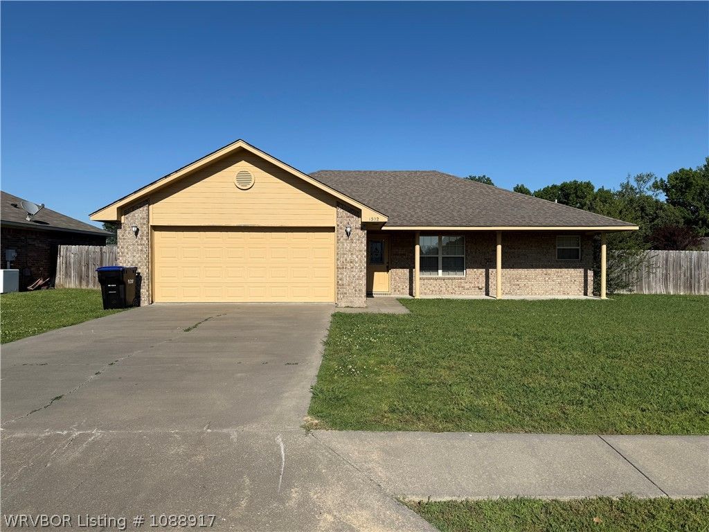 1302 Riley Circle, Alma, AR 72921