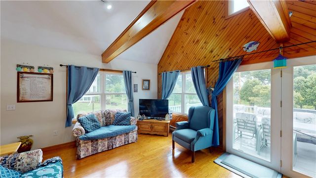 043 Merrill Lane, Portsmouth, RI 02871