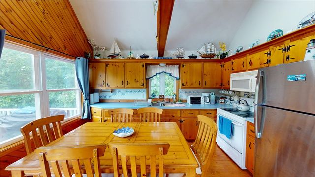 043 Merrill Lane, Portsmouth, RI 02871