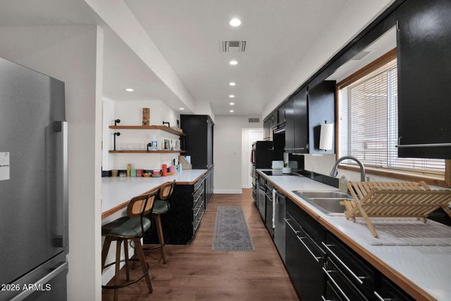 5835 W BELMONT Avenue, Glendale, AZ 85301