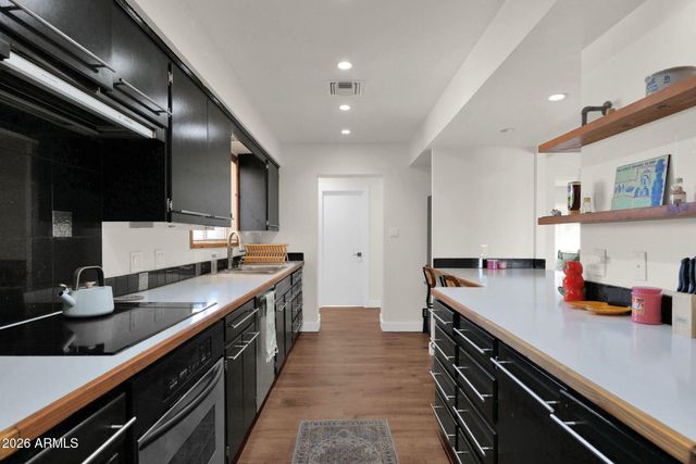 5835 W BELMONT Avenue, Glendale, AZ 85301