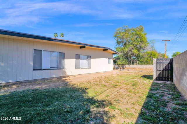 5835 W BELMONT Avenue, Glendale, AZ 85301