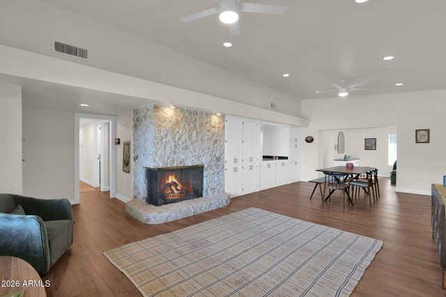 5835 W BELMONT Avenue, Glendale, AZ 85301