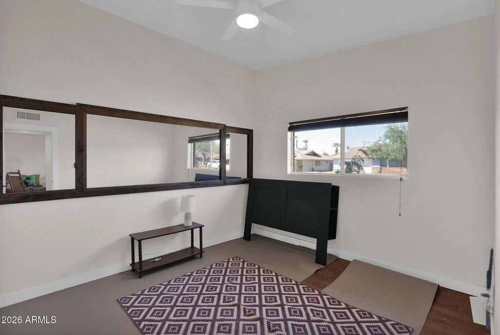 Image 21 of property listing at 5835 W BELMONT Avenue, Glendale, AZ 85301