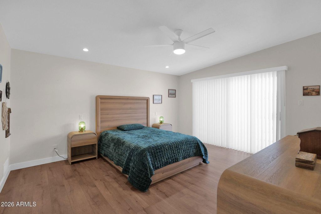 Image 23 of property listing at 5835 W BELMONT Avenue, Glendale, AZ 85301
