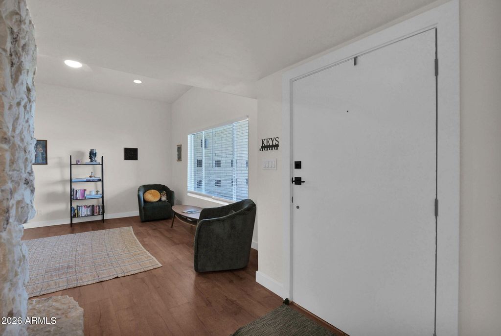 Image 38 of property listing at 5835 W BELMONT Avenue, Glendale, AZ 85301