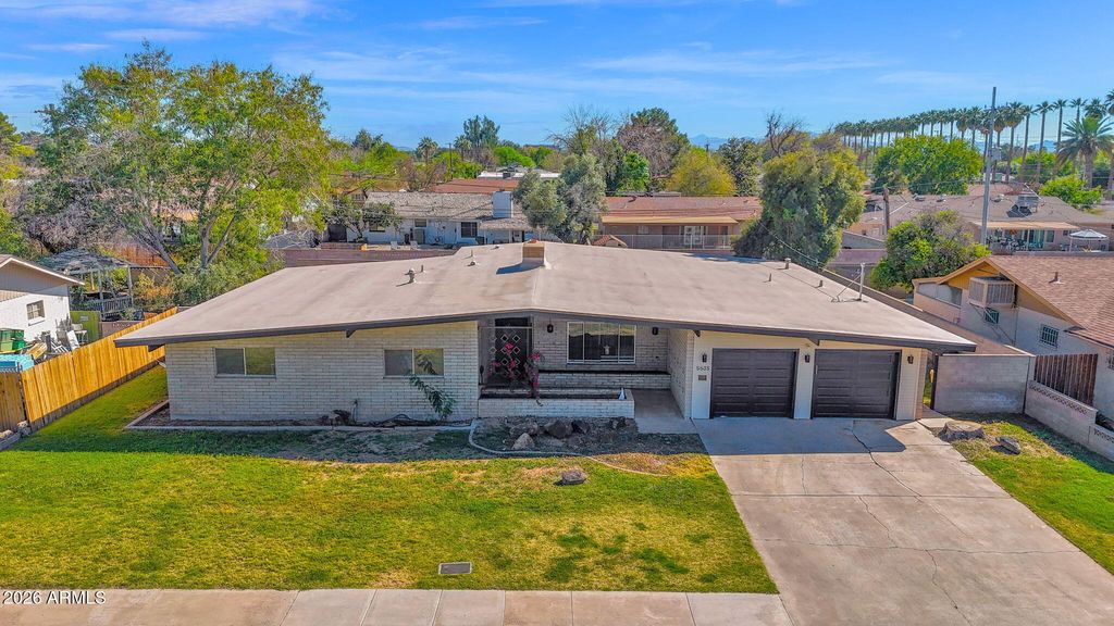 Image 47 of property listing at 5835 W BELMONT Avenue, Glendale, AZ 85301