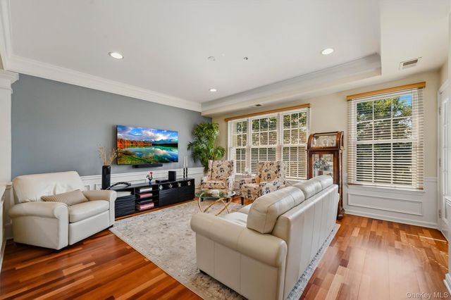 32 N De Baun Avenue 202, Suffern, NY 10901
