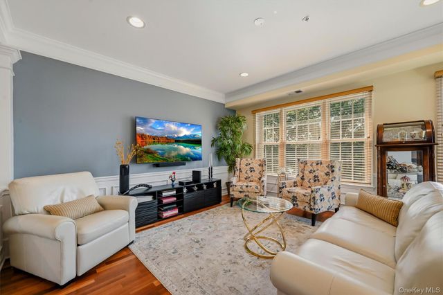 32 N De Baun Avenue 202, Suffern, NY 10901