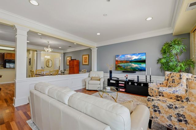32 N De Baun Avenue 202, Suffern, NY 10901