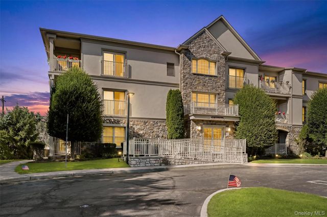 32 N De Baun Avenue 202, Suffern, NY 10901