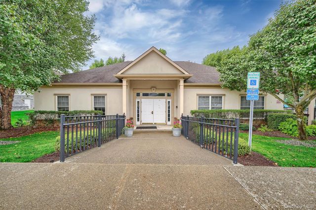 32 N De Baun Avenue 202, Suffern, NY 10901