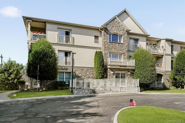 32 N De Baun Avenue 202, Suffern, NY 10901