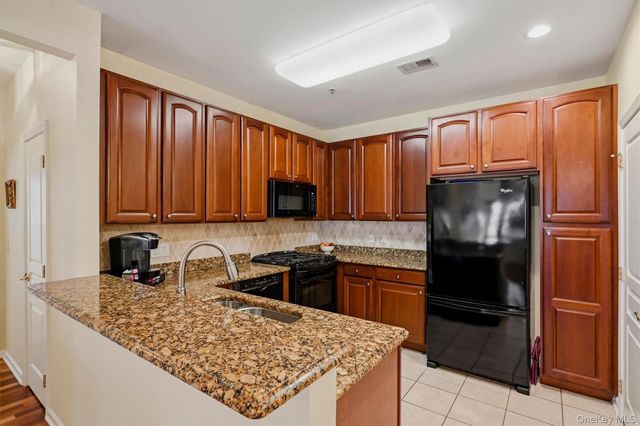 32 N De Baun Avenue 202, Suffern, NY 10901