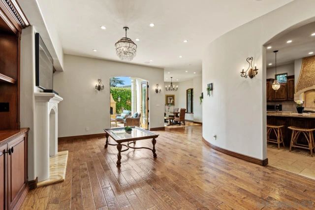 7964 Prospect, La Jolla, CA 92037
