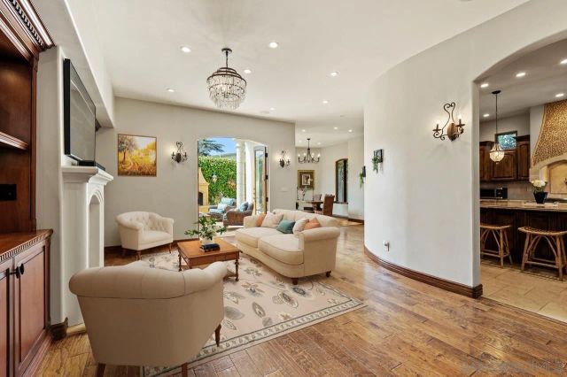 7964 Prospect, La Jolla, CA 92037