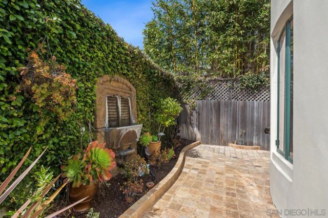 7964 Prospect, La Jolla, CA 92037