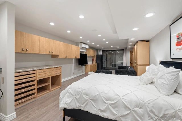 7964 Prospect, La Jolla, CA 92037