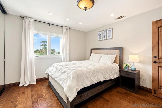 7964 Prospect, La Jolla, CA 92037