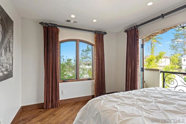 7964 Prospect, La Jolla, CA 92037