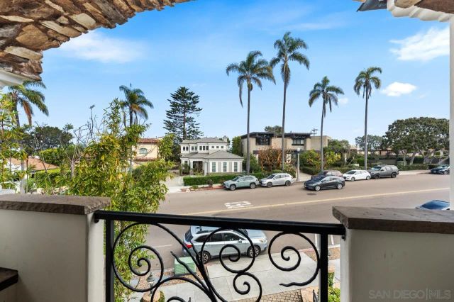 7964 Prospect, La Jolla, CA 92037