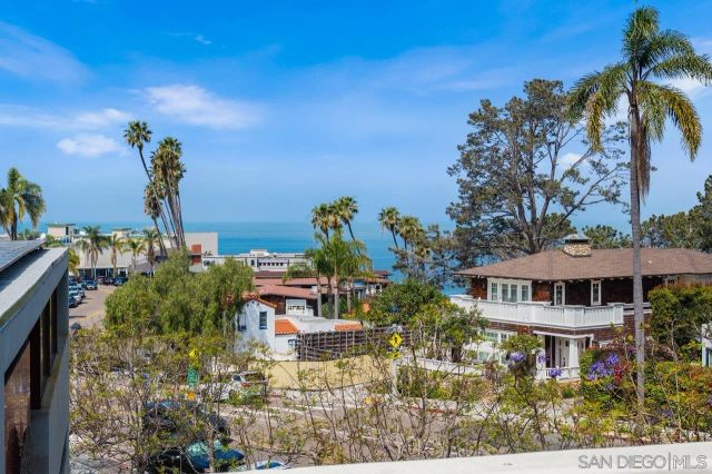7964 Prospect, La Jolla, CA 92037