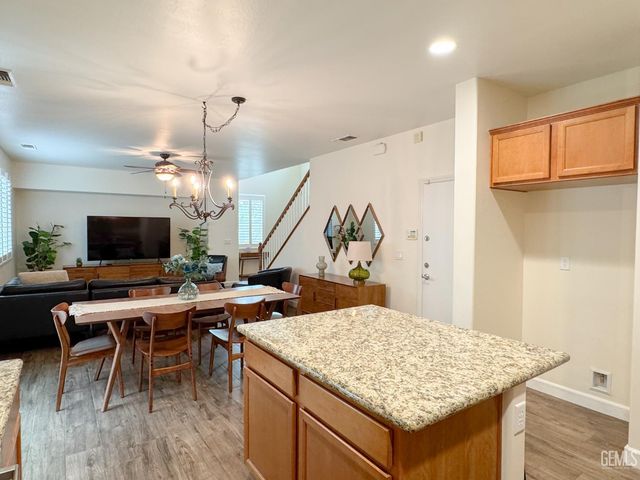 8302 Allyn Bacon Avenue, Bakersfield, CA 93311