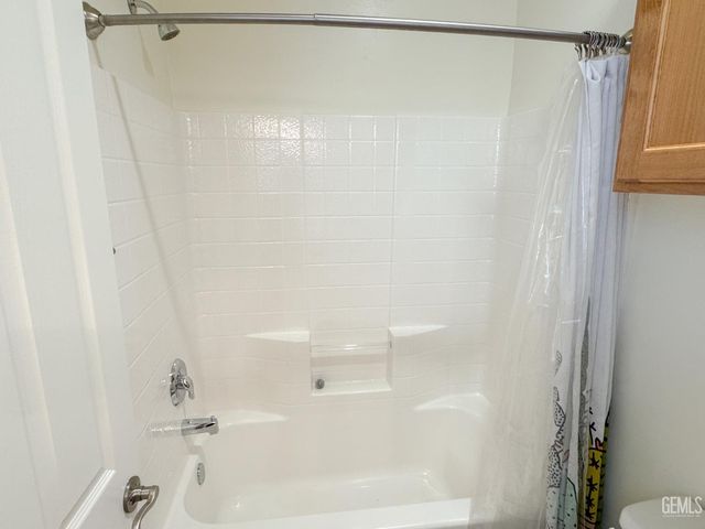 8302 Allyn Bacon Avenue, Bakersfield, CA 93311