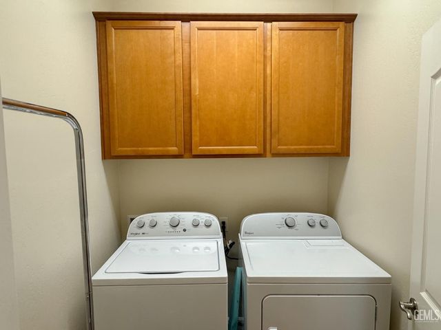 8302 Allyn Bacon Avenue, Bakersfield, CA 93311