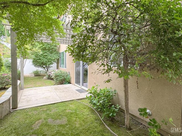 8302 Allyn Bacon Avenue, Bakersfield, CA 93311