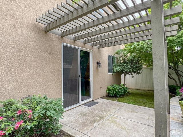 8302 Allyn Bacon Avenue, Bakersfield, CA 93311