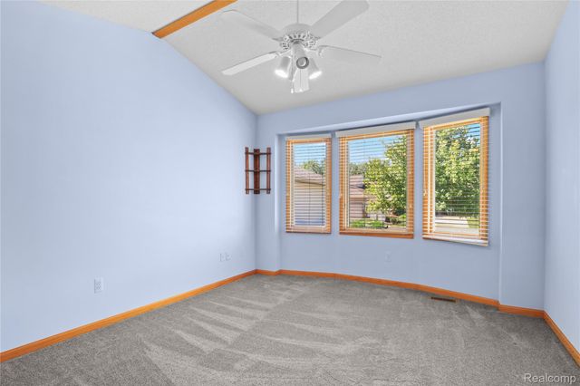 352 Cottonwood Lane 82, Saline, MI 48176