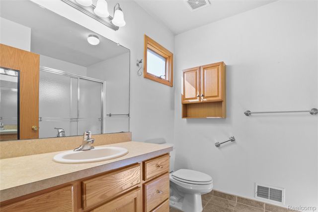 352 Cottonwood Lane 82, Saline, MI 48176