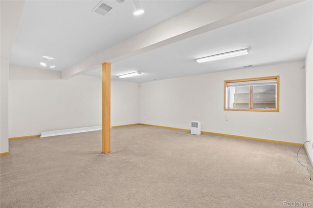 352 Cottonwood Lane 82, Saline, MI 48176