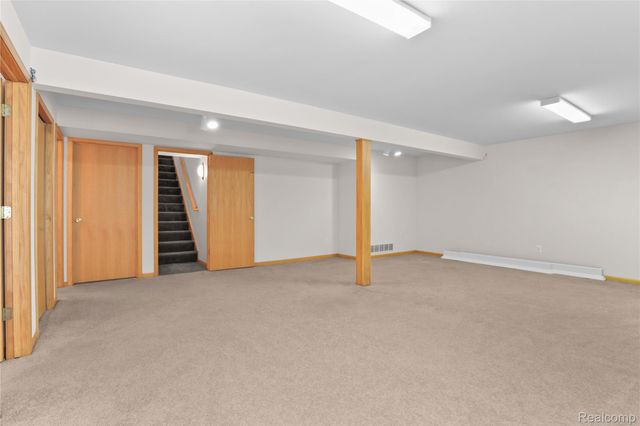 352 Cottonwood Lane 82, Saline, MI 48176