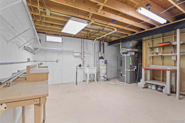 352 Cottonwood Lane 82, Saline, MI 48176