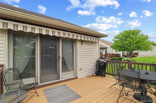 352 Cottonwood Lane 82, Saline, MI 48176