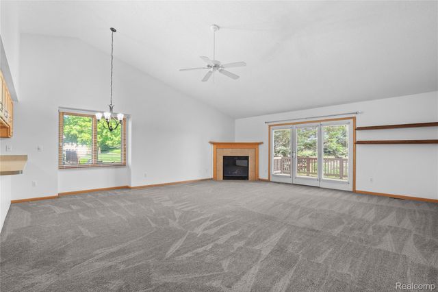 352 Cottonwood Lane 82, Saline, MI 48176
