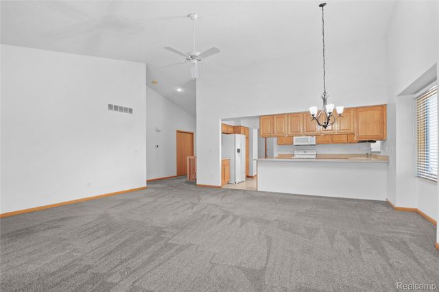 352 Cottonwood Lane 82, Saline, MI 48176