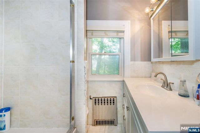 973 Garrison Avenue, Teaneck, NJ 07666
