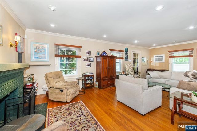 973 Garrison Avenue, Teaneck, NJ 07666